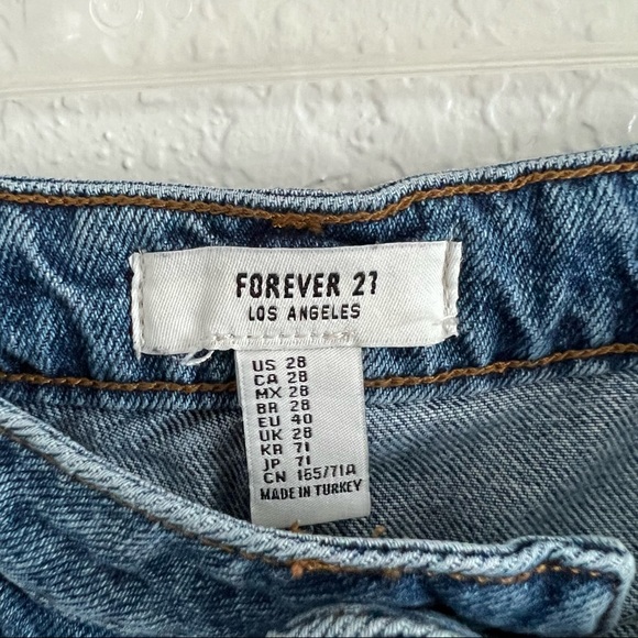 Distressed denim shorts - Picture 3 of 3